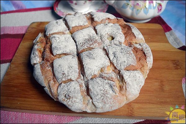 霸歐匠作烘焙:台中大里爆好吃麵包。霸歐匠作烘焙。仁化黃昏市場超人氣歐包平價美味不到四小時完售