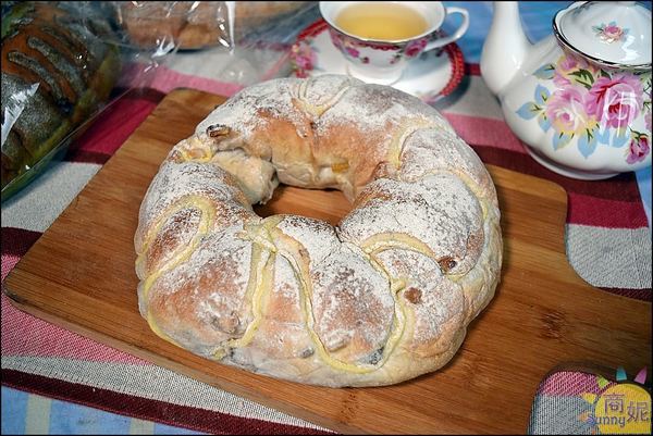 霸歐匠作烘焙:台中大里爆好吃麵包。霸歐匠作烘焙。仁化黃昏市場超人氣歐包平價美味不到四小時完售