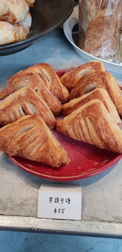 20200511_123809.jpg - 【屏東】美菊文青風麵包店。店外超好拍。無添加健康麵包