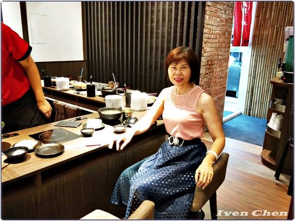 御守火鍋:《新莊火鍋推薦》夏天就是要吃鍋\雙人超值海陸雙拼鍋\菜盤也可換肉盤\真材實料美味\火鍋控不可錯失的『御守火鍋』