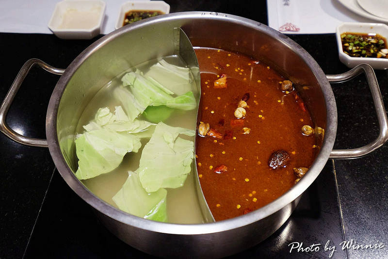 【台北美食】永春站 ▏御鮮殿頂級鍋物&琉璃燒,全國首創琉璃燒料理*鴛鴦鍋物搭配超痛風天王海鮮塔,一種套餐雙重饗宴