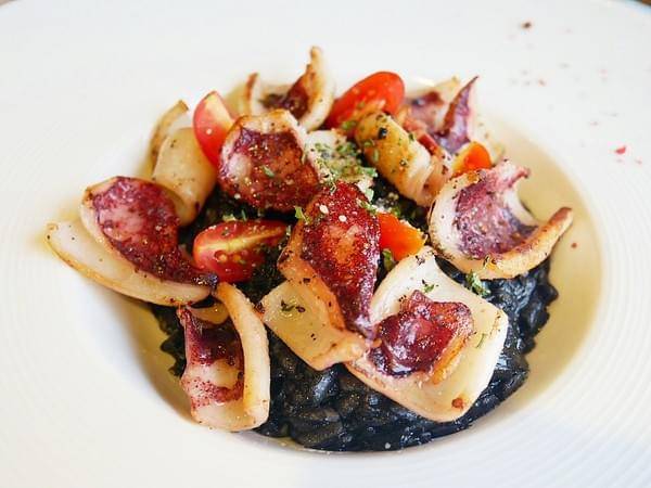 Muni Brunch：Muni Brunch-台中車站附近早午餐  店內裝潢超可愛  餐點精緻好吃又實惠  再訪率高到爆棚