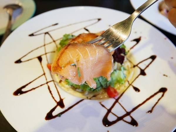 Muni Brunch：Muni Brunch-台中車站附近早午餐  店內裝潢超可愛  餐點精緻好吃又實惠  再訪率高到爆棚