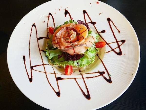 Muni Brunch：Muni Brunch-台中車站附近早午餐  店內裝潢超可愛  餐點精緻好吃又實惠  再訪率高到爆棚