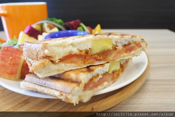 【台中北區】有手作蛋餅、燉飯、熱壓吐司、貓咪。來段悠閒的輕食早午餐時光吧~ (寵物友善餐廳)『双黄Envy Day』