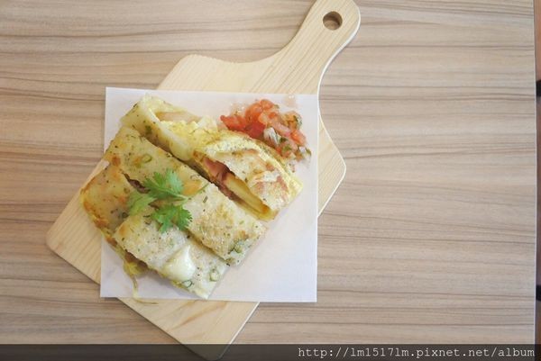 【台中北區】有手作蛋餅、燉飯、熱壓吐司、貓咪。來段悠閒的輕食早午餐時光吧~ (寵物友善餐廳)『双黄Envy Day』