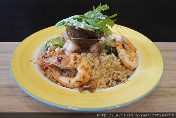 【台中北區】有手作蛋餅、燉飯、熱壓吐司、貓咪。來段悠閒的輕食早午餐時光吧~ (寵物友善餐廳)『双黄Envy Day』