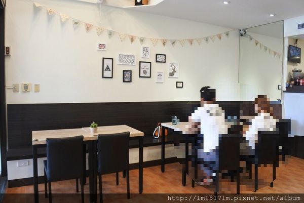 【台中北區】有手作蛋餅、燉飯、熱壓吐司、貓咪。來段悠閒的輕食早午餐時光吧~ (寵物友善餐廳)『双黄Envy Day』