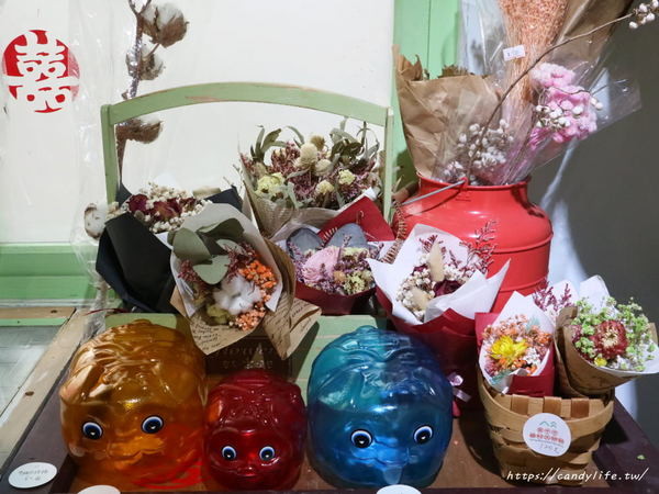 飛冰菓室:台中美食│飛冰菓室〃藏在臺中市眷村文物館裡的冰菓室,IG熱門打卡景點之一~