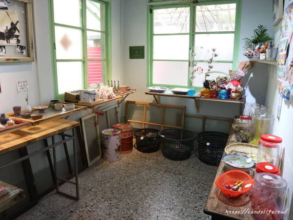 飛冰菓室:台中美食│飛冰菓室〃藏在臺中市眷村文物館裡的冰菓室,IG熱門打卡景點之一~