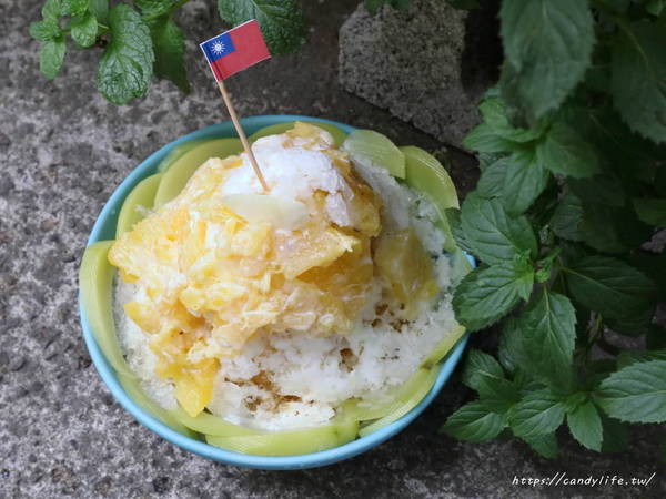 飛冰菓室:台中美食│飛冰菓室〃藏在臺中市眷村文物館裡的冰菓室,IG熱門打卡景點之一~