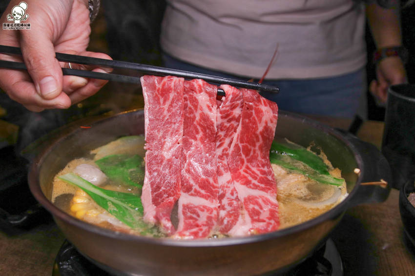 一次享受火烤兩吃高級食材,聞香下駒 - 天然鍋物/冷藏高級肉專門 - 跟著尼力吃喝玩樂&親子生活