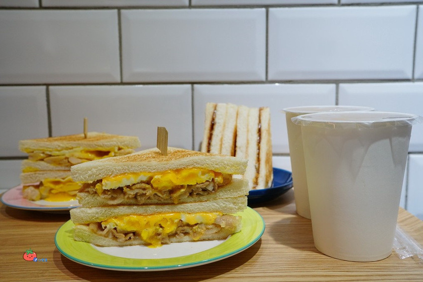 臨江夜市美食 明美碳烤吐司