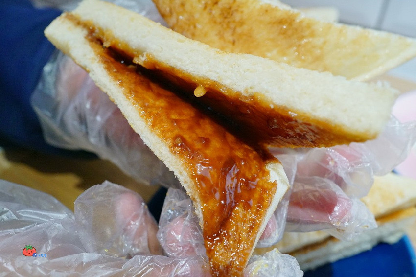 臨江夜市美食 明美碳烤吐司