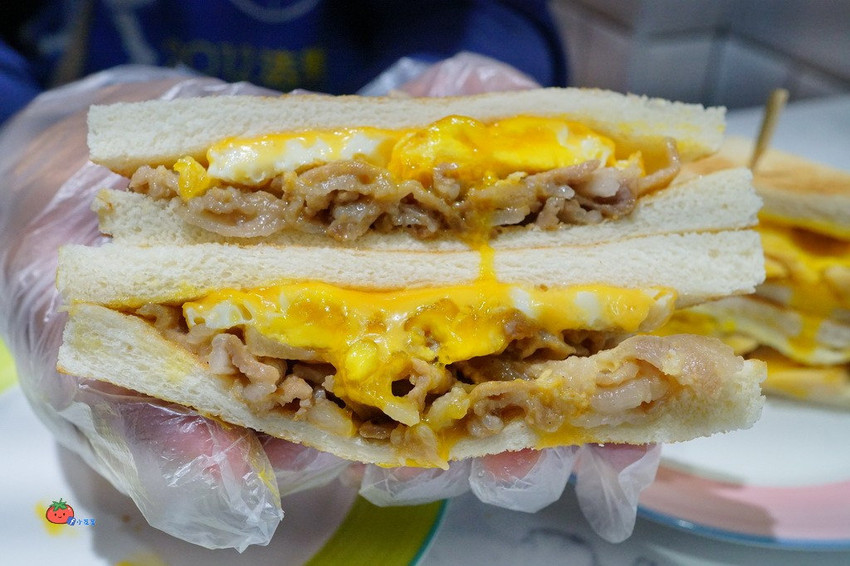 臨江夜市美食 明美碳烤吐司