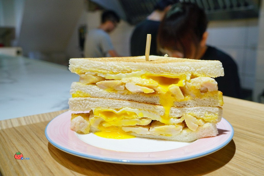 臨江夜市美食 明美碳烤吐司