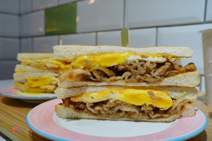 臨江夜市美食 明美碳烤吐司