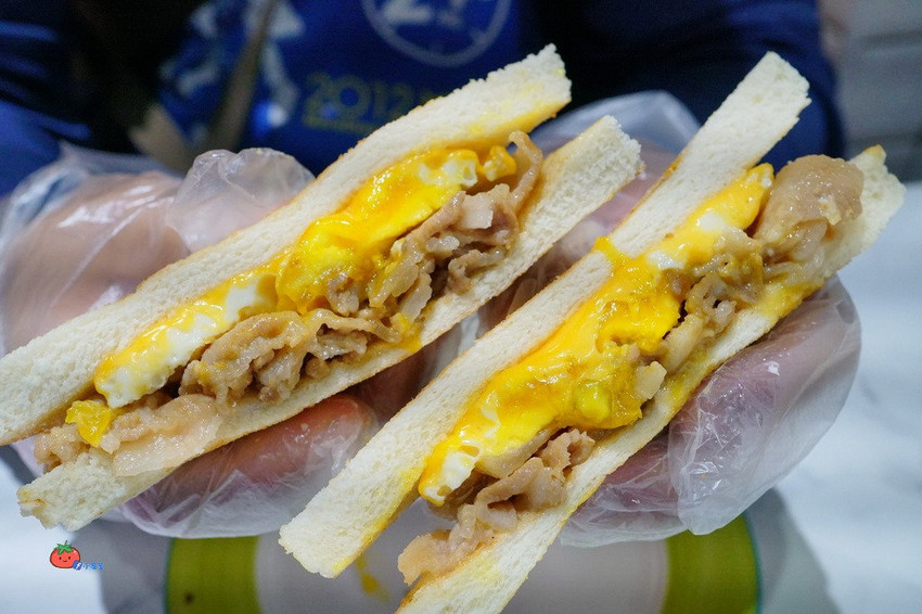 臨江夜市美食 明美碳烤吐司