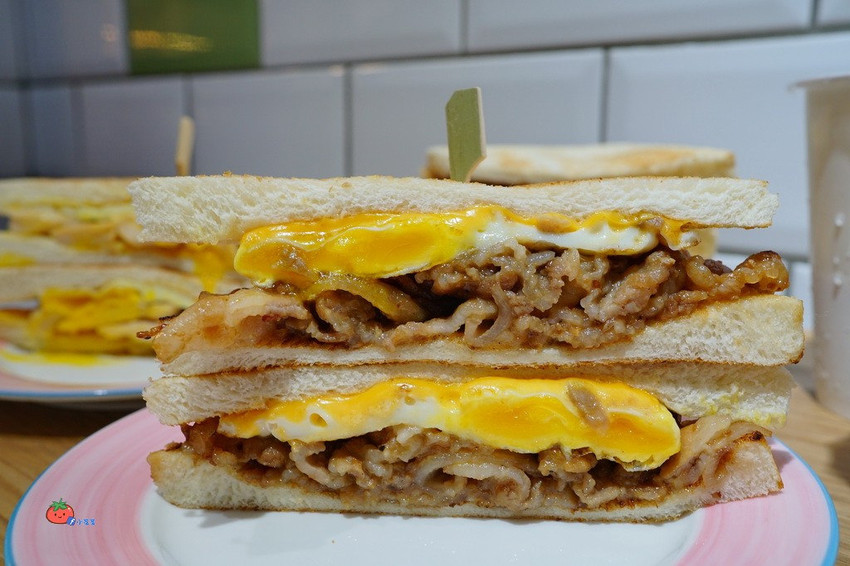 臨江夜市美食 明美碳烤吐司