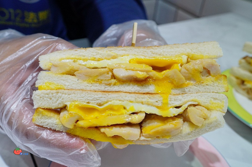 臨江夜市美食 明美碳烤吐司