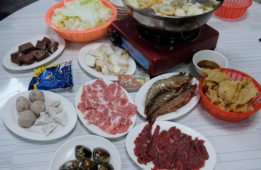 [台南]中西區永吉豬肉爐牛肉爐 蔬果湯頭肥豬蝦肉質肥厚有彈性好驚艷