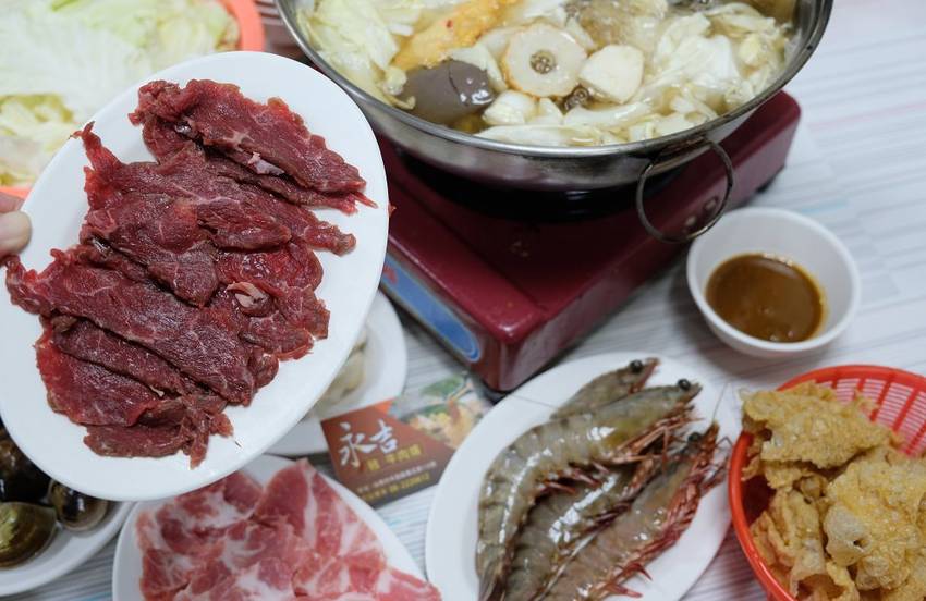 [台南]中西區永吉豬肉爐牛肉爐 蔬果湯頭肥豬蝦肉質肥厚有彈性好驚艷
