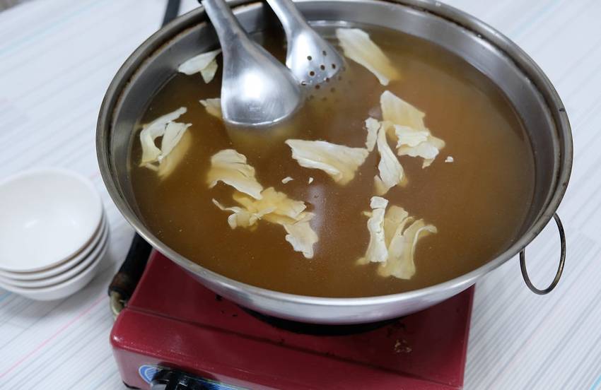 [台南]中西區永吉豬肉爐牛肉爐 蔬果湯頭肥豬蝦肉質肥厚有彈性好驚艷