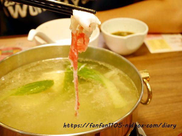 東區涮涮鍋【Shabu Nana 日式涮涮鍋 奈奈】#涮涮鍋 #冷藏A5和牛肋眼 #冷藏美國Prime自然牛小排 #溫體牛肉 #奈奈 #東區美食 #東區火鍋 (15).jpg