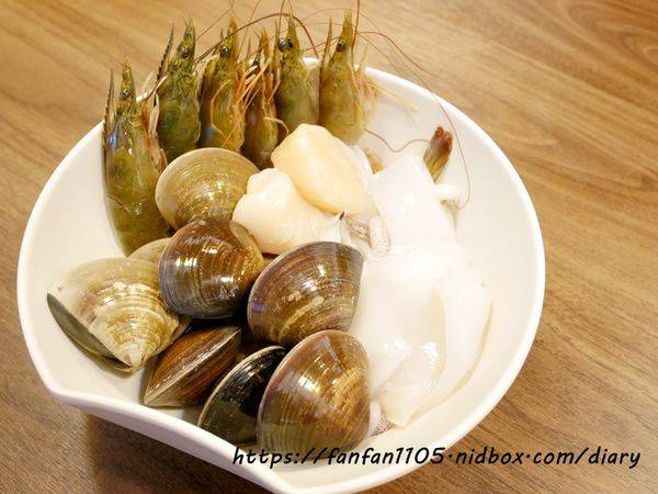 東區涮涮鍋【Shabu Nana 日式涮涮鍋 奈奈】#涮涮鍋 #冷藏A5和牛肋眼 #冷藏美國Prime自然牛小排 #溫體牛肉 #奈奈 #東區美食 #東區火鍋 (34).JPG