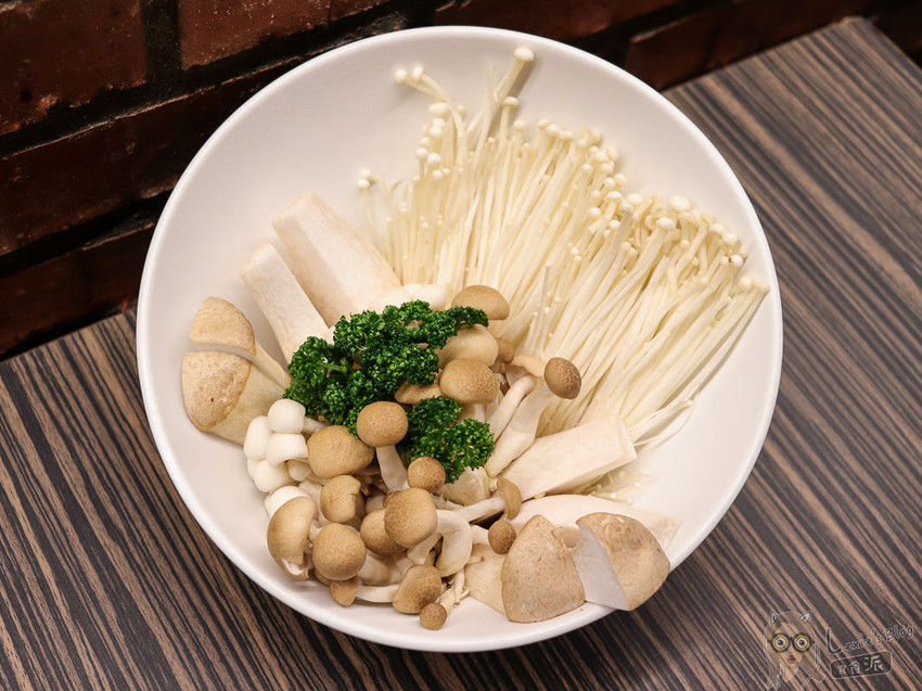 張飛重慶麻辣鍋，超麻超辣重口味，台北重慶麻辣鍋推薦/菜單 - Lexies Blog，寫食派