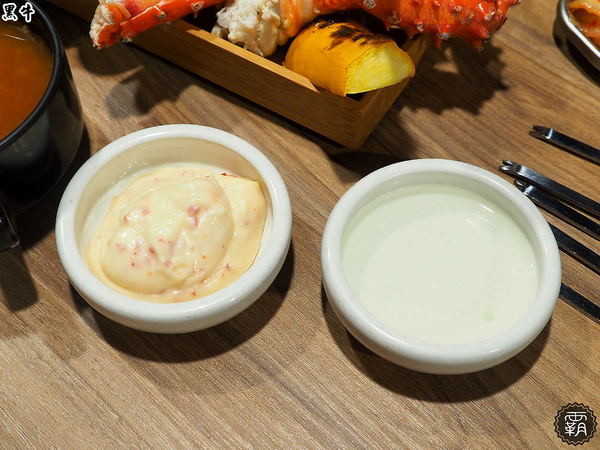 黑牛炭火岩燒牛排: 黑牛炭火岩燒牛排,炭烤香氣逼人,牛肉多汁又香甜~自助吧羅宋湯好多牛肉塊記得多喝幾碗~