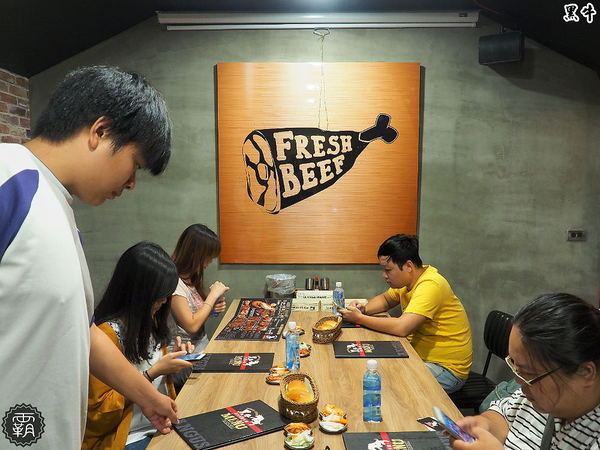 黑牛炭火岩燒牛排: 黑牛炭火岩燒牛排,炭烤香氣逼人,牛肉多汁又香甜~自助吧羅宋湯好多牛肉塊記得多喝幾碗~