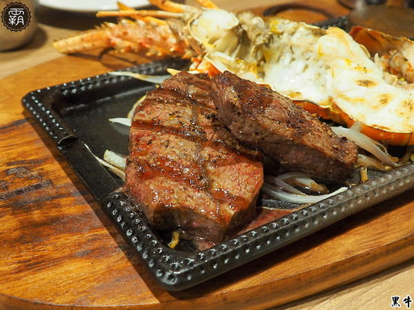 黑牛炭火岩燒牛排: 黑牛炭火岩燒牛排,炭烤香氣逼人,牛肉多汁又香甜~自助吧羅宋湯好多牛肉塊記得多喝幾碗~