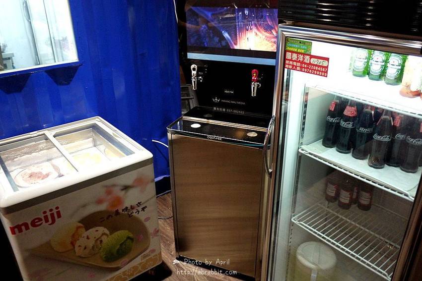 台中牛排推薦|黑牛炭火岩燒牛排-肉質超棒的冷藏熟成牛肉,自助吧無限供應 - 純粹