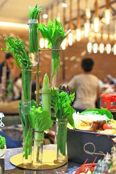 【中和美食】八海食潮當代鍋物-８種不同品種蝦子堆成一座小山的爆誇張美食