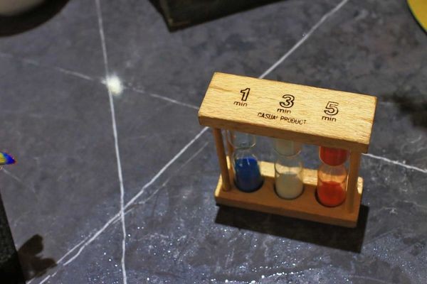 【中和美食】八海食潮當代鍋物-８種不同品種蝦子堆成一座小山的爆誇張美食