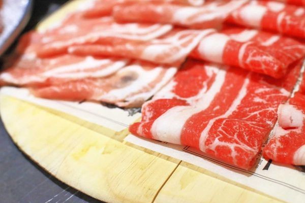 【中和美食】八海食潮當代鍋物-８種不同品種蝦子堆成一座小山的爆誇張美食