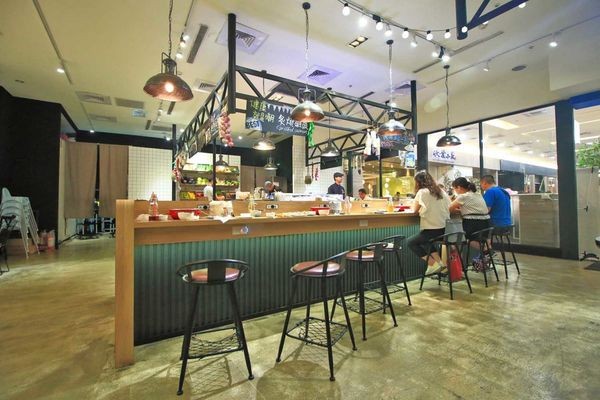 【中和美食】八海食潮當代鍋物-８種不同品種蝦子堆成一座小山的爆誇張美食