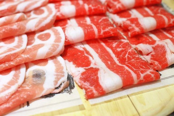 【中和美食】八海食潮當代鍋物-８種不同品種蝦子堆成一座小山的爆誇張美食