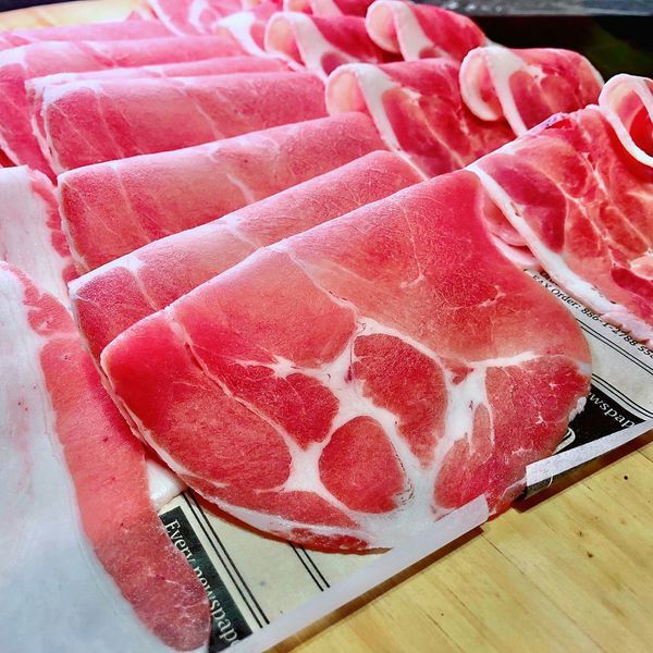 新北中和環球 火鍋吃到飽 八海食潮 豬肉 02.JPG