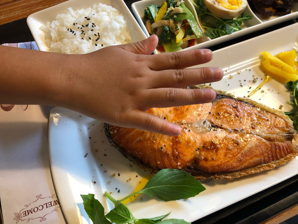 圓圓家愛吃貨—基隆美食餐廳《米奇a麥田》不只好吃，更好拍！