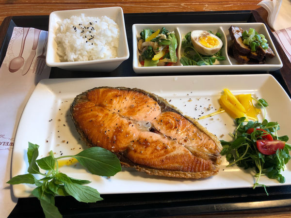 圓圓家愛吃貨—基隆美食餐廳《米奇a麥田》不只好吃，更好拍！