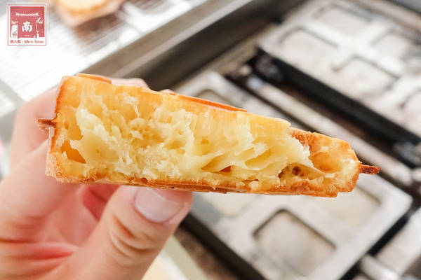 侏羅紀脆皮雞蛋糕:【台南美食】恐龍來囉|有大.小恐龍|素食可|外皮酥脆|內餡微Q麻糬口感~侏儸紀恐龍脆皮雞蛋糕