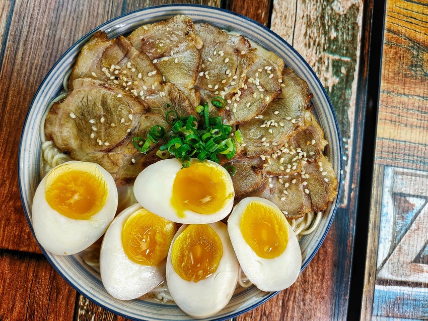 1.8公斤,三台斤,中壢火車站美食,中壢美食,大份量,嫩雞拉麵,東京牛奶起司,樹幹拉麵,社教館,蒲島太郎 @民宿女王芽月-美食.旅遊.全台趴趴走