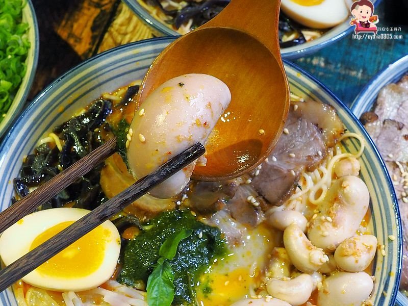 桃園中壢美食-山禾堂拉麵-好害羞，雞佛拉麵讓你補身體，還有超可愛的吐司冰淇淋  (邀約) @民宿女王芽月-美食.旅遊.全台趴趴走