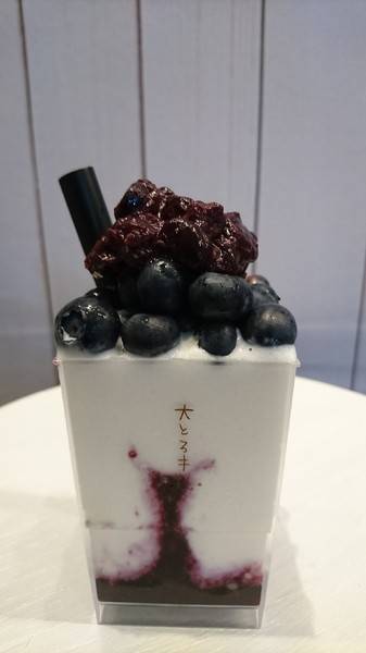 Ootoro Milk 大とろ牛乳(快閃夢時代)：高雄~超夯的Ootoro Milk 大とろ牛乳快閃夢時代了~限定7/1-8/31~用吸的牛奶冰~不含任何添加物~就是要天然優質~