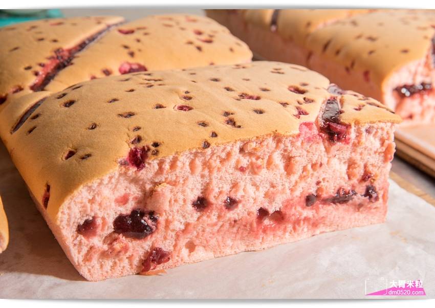 百元平價古早味蛋糕,朵玫絲甜點森林,爆漿內餡超滿溢,每日現烤出爐立馬瘋搶,每週單雙日推出限定口味,高雄三民美食,高雄甜點推薦, - 大胃米粒 DAVID & MILLY