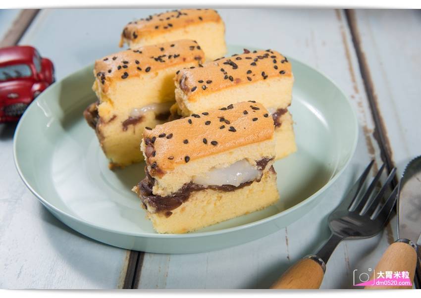 百元平價古早味蛋糕,朵玫絲甜點森林,爆漿內餡超滿溢,每日現烤出爐立馬瘋搶,每週單雙日推出限定口味,高雄三民美食,高雄甜點推薦, - 大胃米粒 DAVID & MILLY