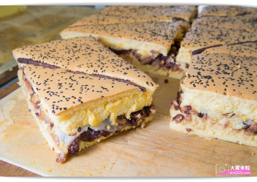 百元平價古早味蛋糕,朵玫絲甜點森林,爆漿內餡超滿溢,每日現烤出爐立馬瘋搶,每週單雙日推出限定口味,高雄三民美食,高雄甜點推薦, - 大胃米粒 DAVID & MILLY