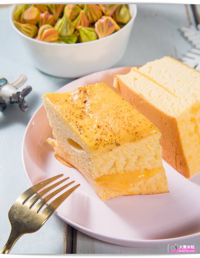 百元平價古早味蛋糕,朵玫絲甜點森林,爆漿內餡超滿溢,每日現烤出爐立馬瘋搶,每週單雙日推出限定口味,高雄三民美食,高雄甜點推薦, - 大胃米粒 DAVID & MILLY